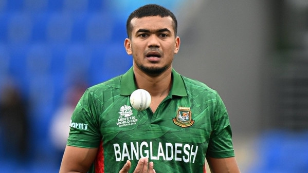 নিজের ইনজুরি নিয়ে গণমাধ্যমের কড়া জবাব দিলেন তাসকিন