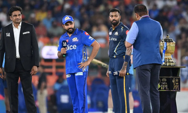 ফাইনালে যাওয়ার লক্ষে টসে জিতে ফিল্ডিং মুম্বাই, দেখুন সর্বশেষ ফলাফল