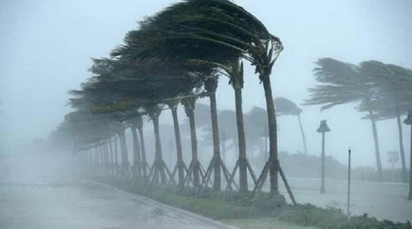 দেশের ২০ জেলায় আজই আঘাত হানতে পারে প্রবল ঝড়l
