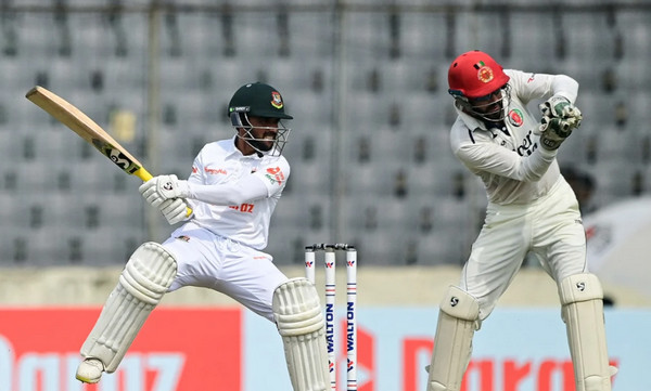 ২৬ ইনিংসের খরা সুর করল মুমিনুল