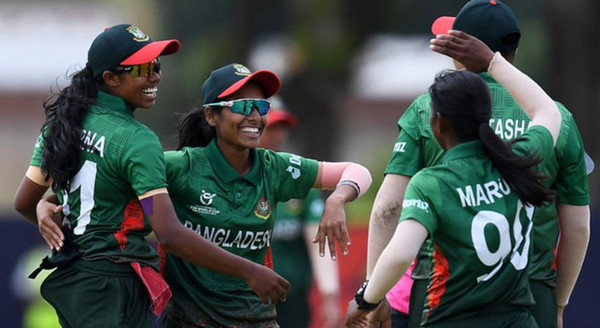 ম্যাচ না খেলেও চমক দেখিয়ে সেমিতে বাংলাদেশ