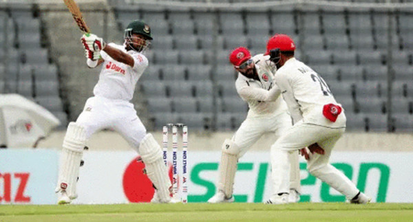 টেস্ট ম্যাচ নয়, ওয়ানডে খেলছে শান্ত, দেখুন বাংলাদেশের সর্বশেষ স্কোর