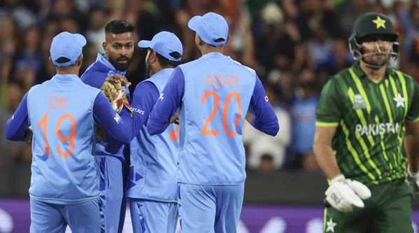 পাকিস্তানের এশিয়া কাপ নিয়ে নতুন বয়ান ধরলেন ভারতীয় তারকা