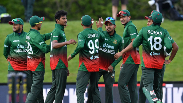 নতুন রেকর্ডের সামনে দাঁড়িয়ে বাংলাদেশে