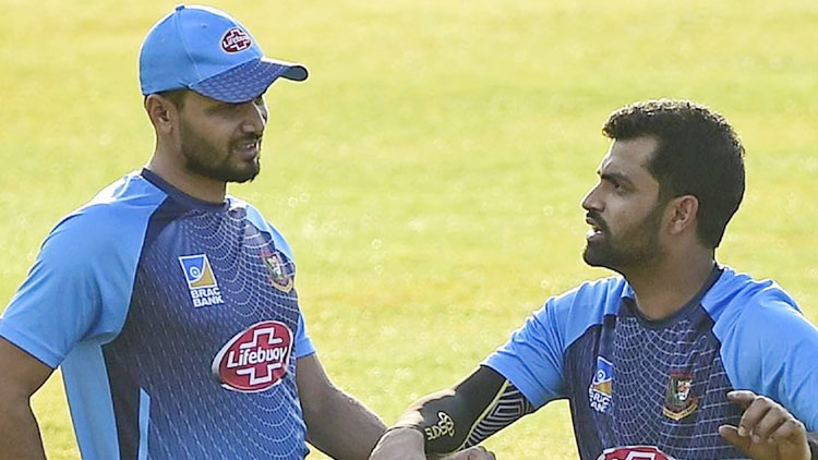তামিমের সিদ্ধান্তে যে কারণে পাশে আছে সাবেক অধিনায়ক