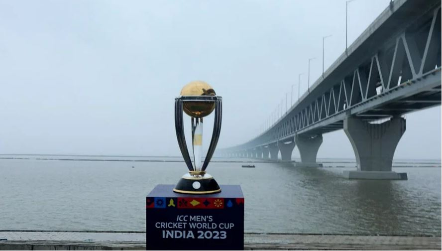 বিশ্বকাপ ট্রফির ফটোসেশন শুরু হয়েছে পদ্মা সেতুতে