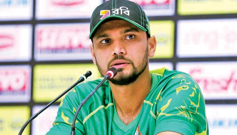 টিম ম্যানেজমেন্টের হয়ে ব্যাট করছেন মাশরাফি