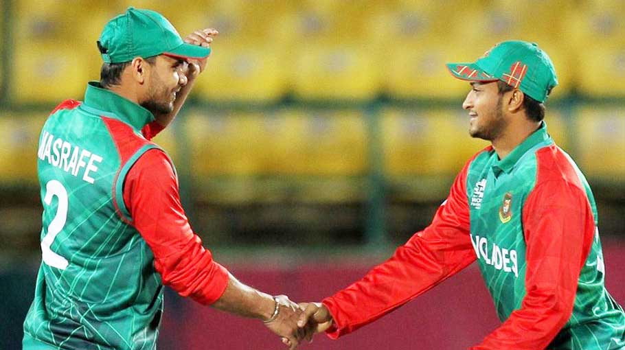 সাকিবের বোলিং নিয়ে মন্তব্য করতে চান না মাশরাফি