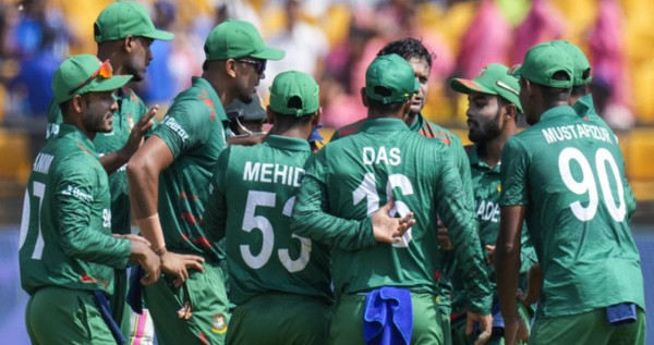 ৬ উইকেটে জয়ের ম্যাচে ম্যাচ সেরা হলেন যে টাইগার ক্রিকেটার