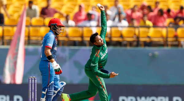 সাকিবের ঘূর্ণিতে আবারও উইকেট হারালো আফগান, দেখুন সর্বশেষ স্কোর
