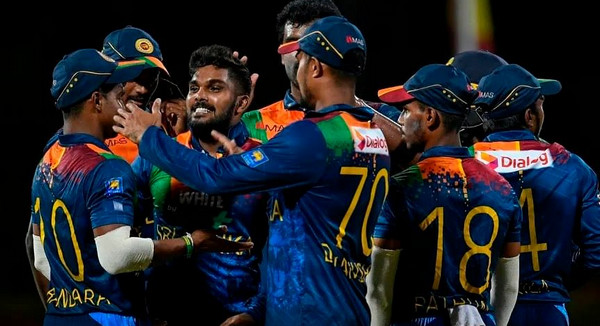 দক্ষিণ আফ্রিকার বিপক্ষে তারকা ক্রিকেটার হারালেন শ্রীলঙ্কা