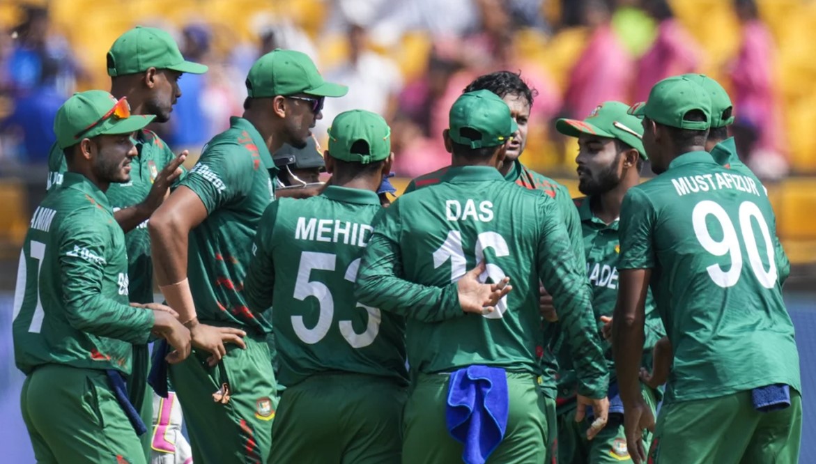 বাংলাদেশ অবশেষে উইকেটের দেখা পেলো