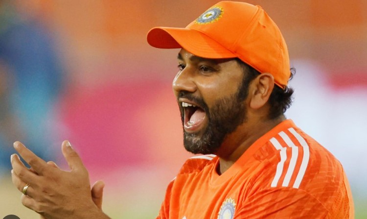 বাংলাদেশের ম্যাচে বল করবেন রোহিত শর্মা
