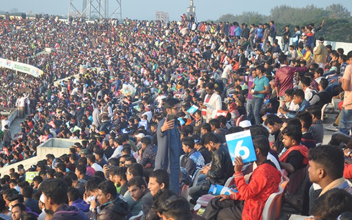 গ্যালারির দর্শকদের আনন্দ দিতে আফগানদের নতুন কৌশল