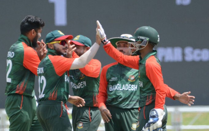 বাংলাদেশকে স্রেফ উড়িয়ে দিলো শ্রীলঙ্কা
