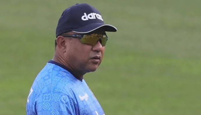 ‘আমরাই খেলতে দিই না’ ‘ও তো খেলতেই চায়, ’