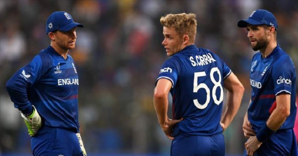টিকে থাকার লড়াইয়ে ব্যাট করছে ইংল্যান্ড
