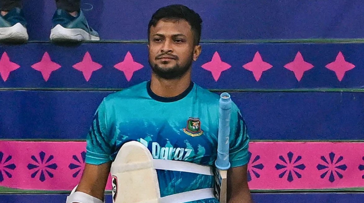 আসল রহস্য ফাঁসঃ অবশেষে উন্মোচন হলো সাকিবের হঠাৎ দেশে আসার কারণ
