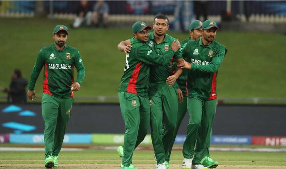শাকিবের আকস্মিক ঢাকা সফর নিয়ে মুখ খুললেন তাসকিন