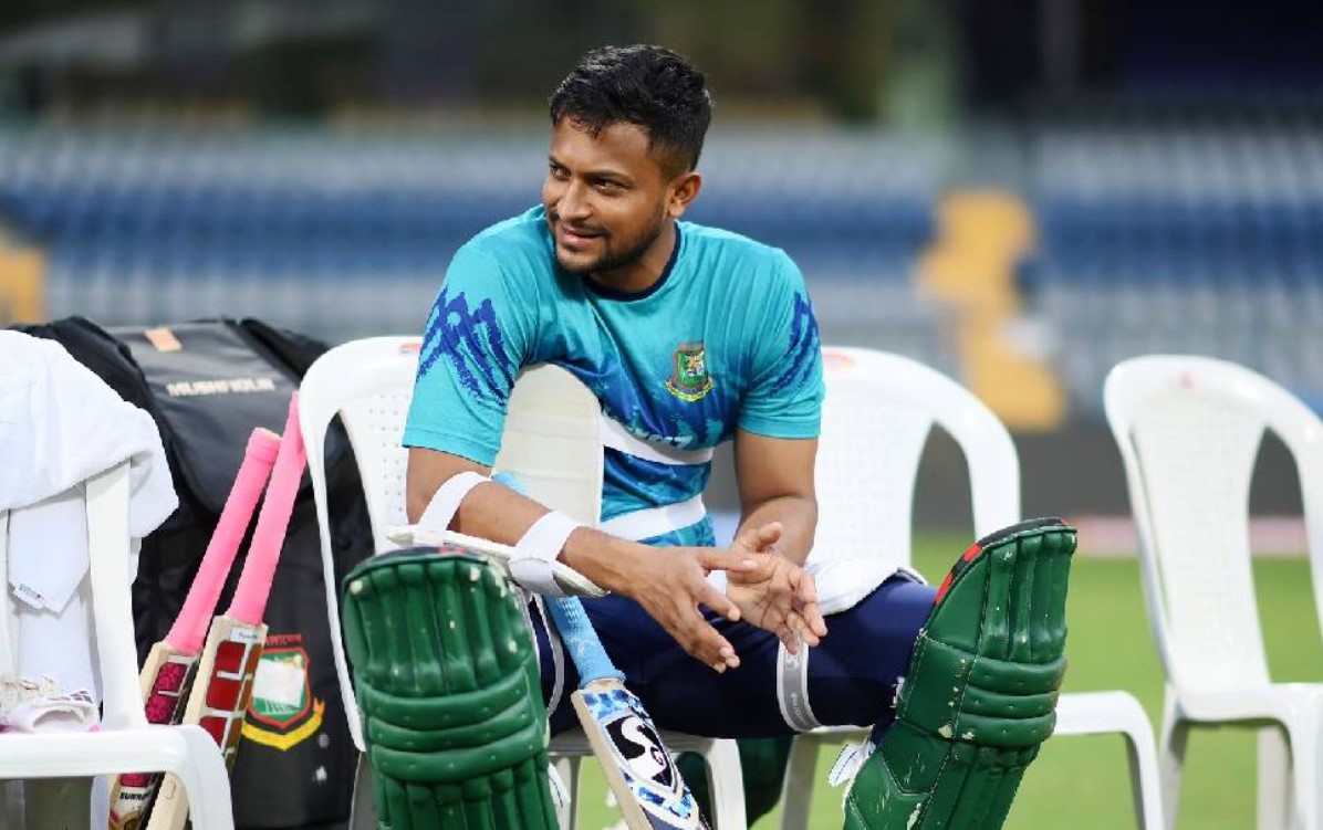 আবার দেশে আসা নিয়ে সাকিবের সমালোচনা করলেন কিইউই ক্রিকেটোর
