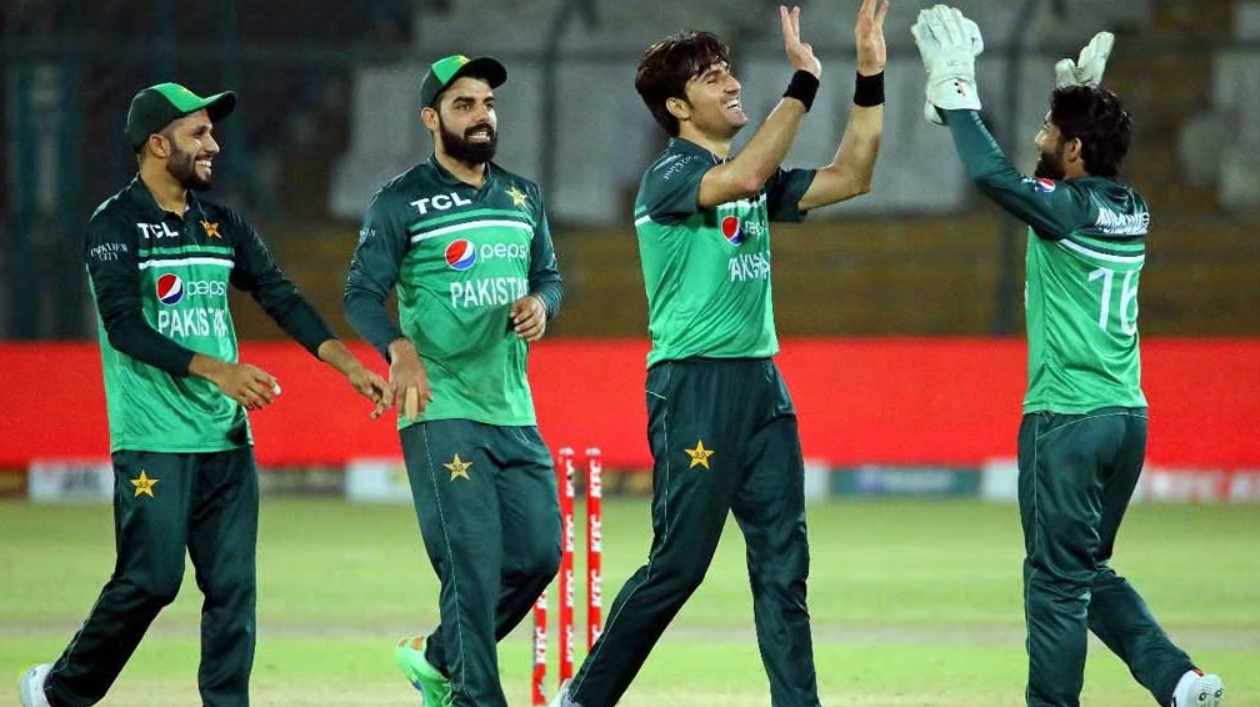 এই সমীকরণেও সেমিতে যেতে পারে পাকিস্তান