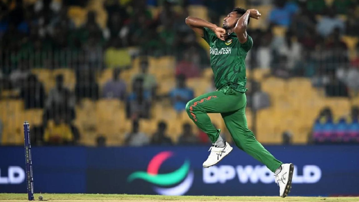‘সেই তুমি কেন এত অচেনা হলে’