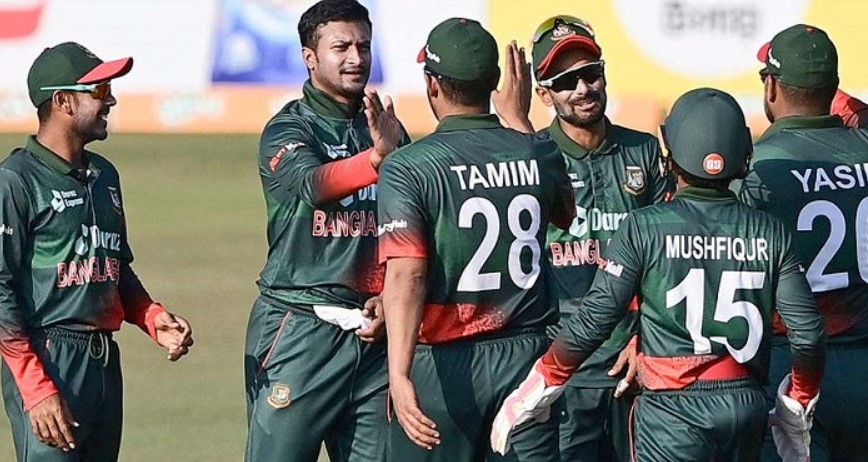 বাংলাদেশের বাজে পারফরম্যান্সের কারণে সাকিবকে নিয়ে মুখ খুললেন ইমরুল
