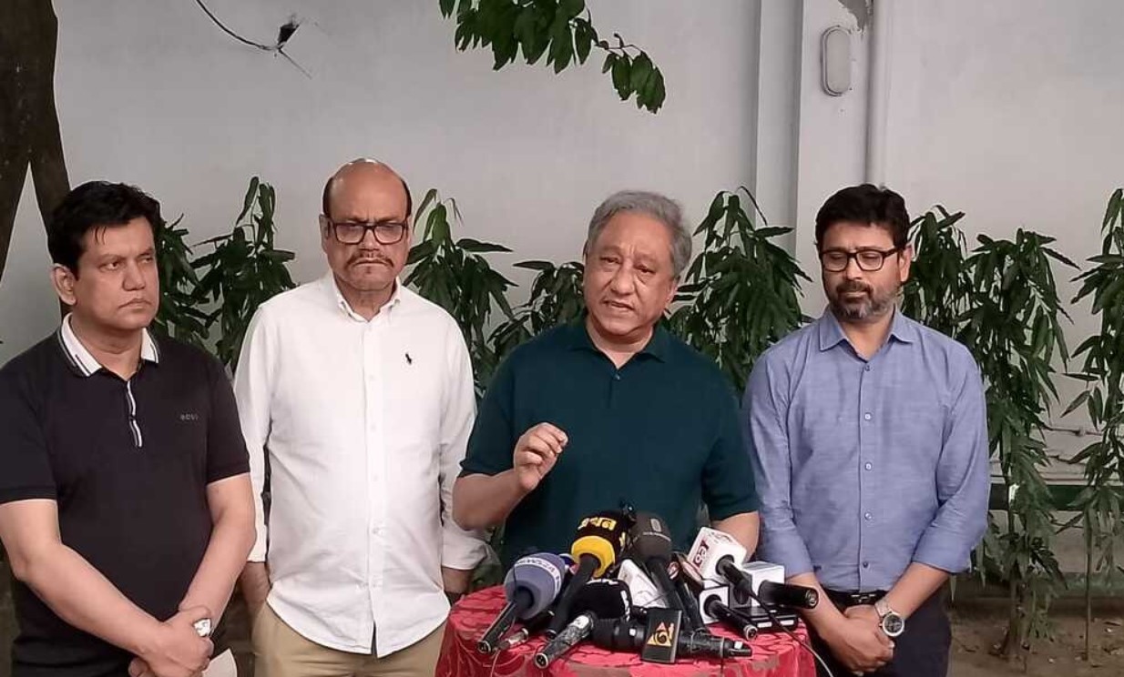 ২ ম্যাচ বাকি থাকতেই দেশে ফিরলেন বিসিবি সভাপতি