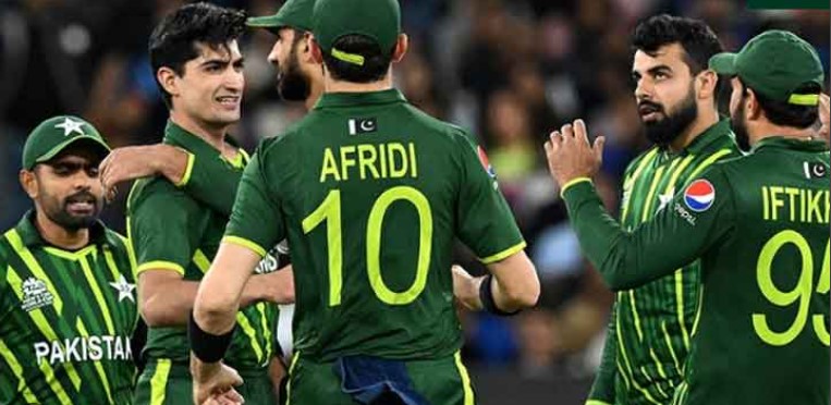 সেমিতে যাবার আগেই আবার পাকিস্তান শিরিবে চরম দুঃসংবাদ দিল আইসিসি