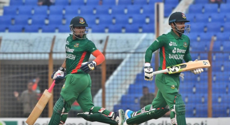 অজিদেরকে বিশাল লক্ষ্য দিলো বাংলাদেশ