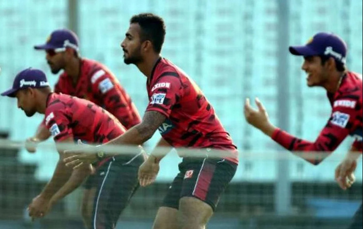 প্রেমিকার ভয়ে পুলিশের কাছে আইপিএল খেলা ক্রিকেটার, ঘটে গেল আজব কান্ড
