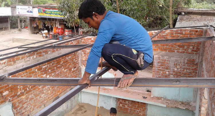 নতুন ঘর করবেন তাদের জন্য সুখবর, কমে গেলো লোহার দাম