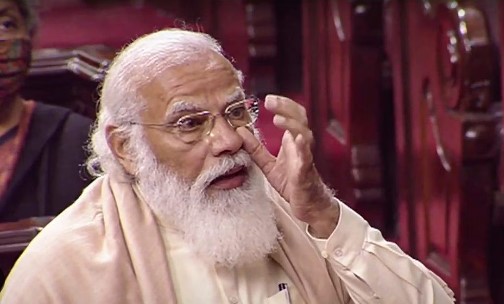 সবার সামনে কেঁদে ফেললেন মোদী