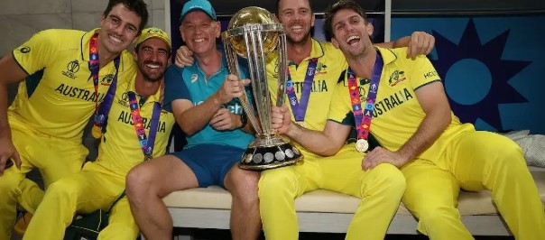 জুতা নিলাম তুলে ভাইরাল অজি ক্রিকেটার
