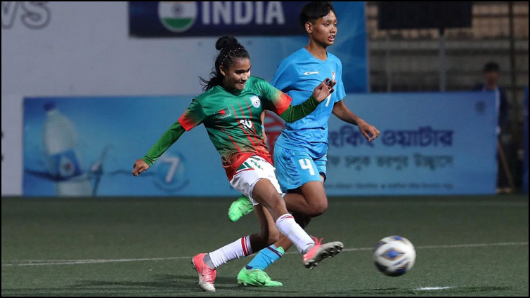 নাটকীয়তায় টস জিতে শিরোপা হল ভারতের, আপত্তি বাংলাদেশ