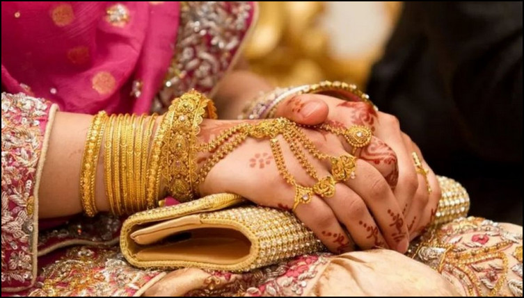 সোনা কেনার শ্রেষ্ঠ সময় এখনই যার পেছনে ৫ কারন!