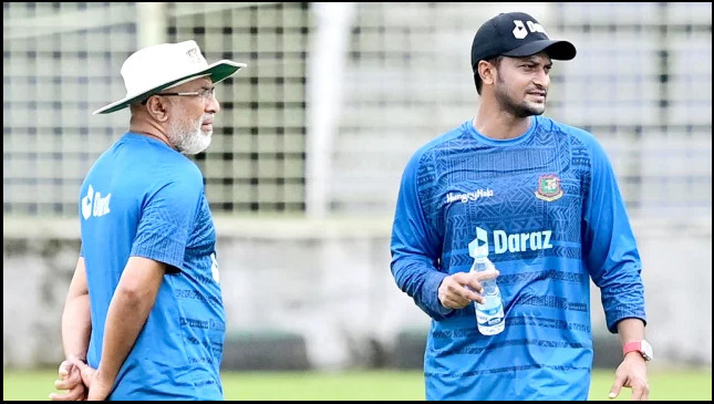 বিশ্বকাপে ইচ্ছা মতো ব্যাটিং পরিবর্তনে একে অপরকে দোষ দিলেন সাকিব-হাথুরু