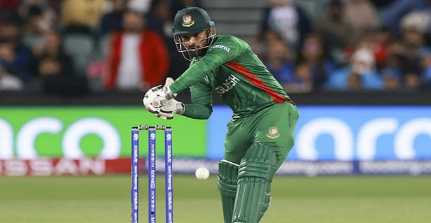 প্রথম ওভারেই উইকেট হারালো বাংলাদেশ