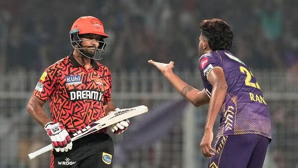 হাড্ডাহড্ডি লড়াইয়ে শেষ হলো কলকাতা ও হায়দরাবাদের মধ্যকার ম্যাচ, দেখেনিন ফলাফল