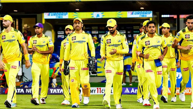 চেন্নাইয়ের হারের দিনে অবিশ্বাস্য পোস্ট করলেন ধোনির স্ত্রী