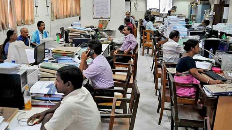 মালয়েশিয়ায় সরকারি চাকরিজীবীদের জন্য বিশাল সুখবর