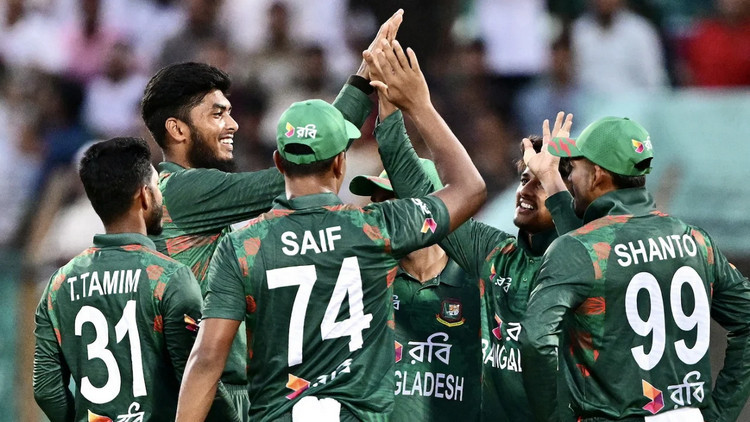 ব্রেকিং নিউজ: চমক দিয়ে টি-টোয়েন্টি বিশ্বকাপের জন্য বাংলাদেশের ১৫ সদস্যের দল ঘোষণা