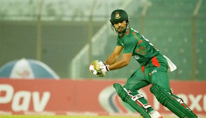 নাজমুল হোসেন শান্ত’র মান বাঁচালেন উগান্ডার অধিনায়ক