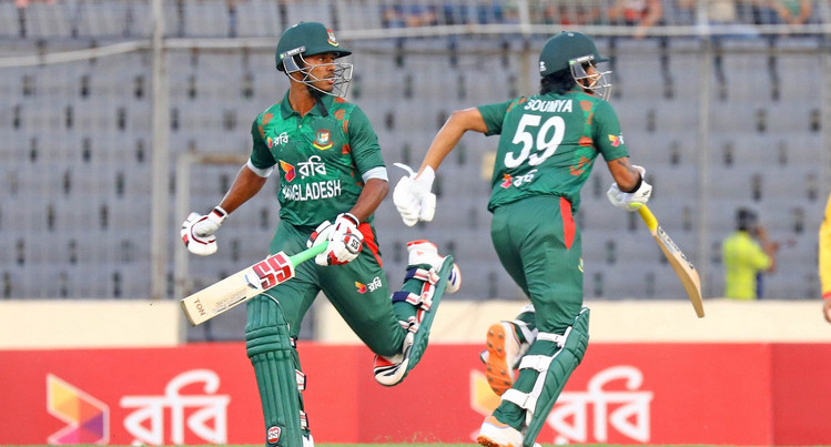বাংলাদেশের টি-টোয়েন্টি ক্রিকেট ইতহাসকে পাল্টে দিয়ে নতুন রেকর্ড গড়লো সৌম্য ও তামিম