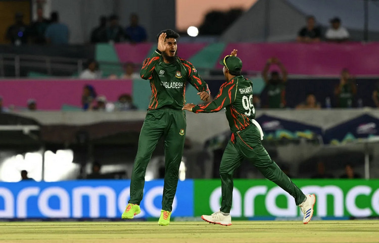 মুস্তাফিজ, তাসকিন ও রিশাদের দুর্দান্ত বোলিংয়ে বাংলাদেশকে ছোট রানের টার্গেট দিল শ্রীলঙ্কা