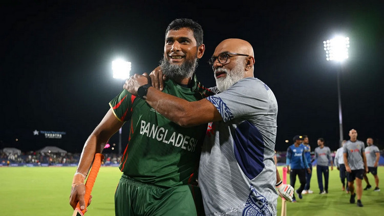 মাহমুদউল্লাহকে নিয়ে অবিশ্বাস্য মন্তব্য করলেন হাথুরুসিংহে