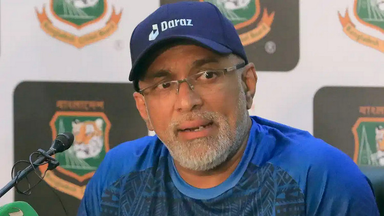 ব্রেকিং নিউজ: সিদ্ধান্ত চূড়ান্ত, চাকরিচূত্য হচ্ছেন হেড কোচ চন্ডিকা হাথুরু সিংহে
