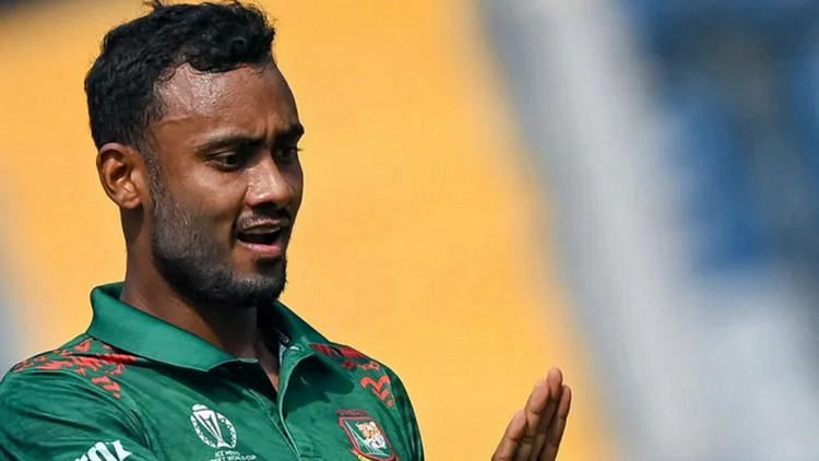 শরিফুলকে নিয়ে বোলিংয়ে ক্যান্ডি ফলকনস