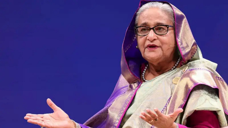 দেশ ছাড়ার আগে বাংলাদেশে শেখ হাসিনার শেষ কয়েক ঘণ্টা যেমন ছিল
