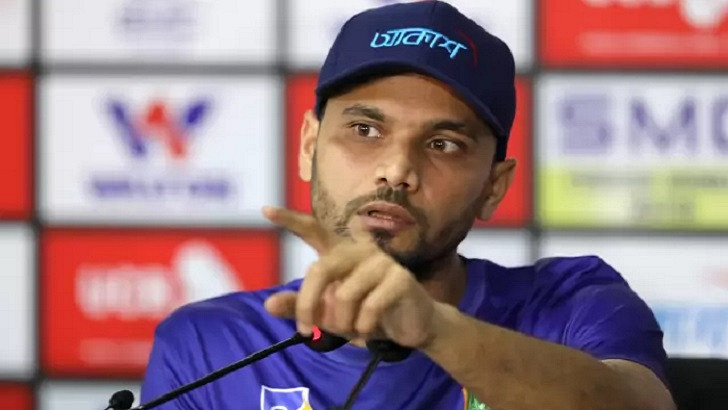 নিজের ভবিষ্যৎ নিয়ে অবিশ্বাস্য ভাবে যা বললেন মাশরাফি